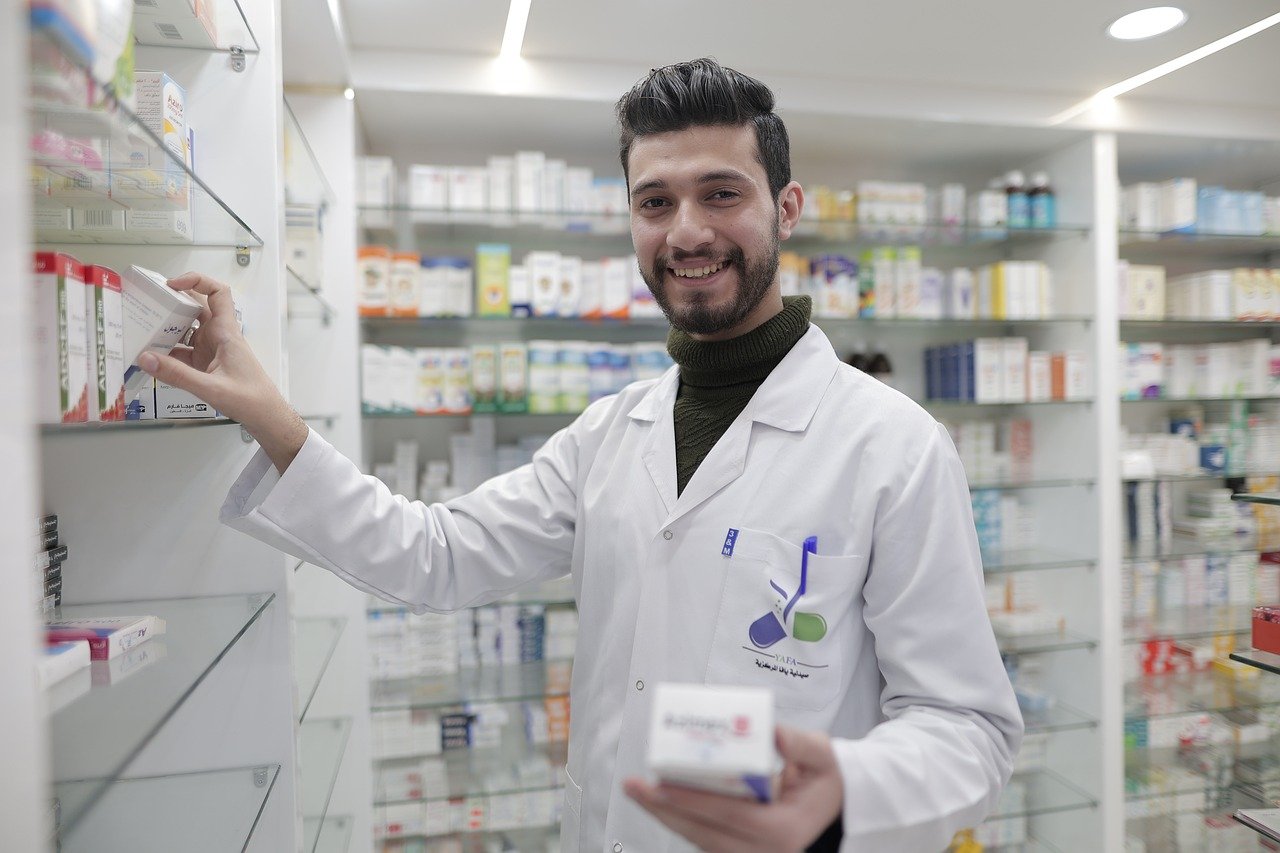 What does a Pharmacy Technician Do: Understanding the role of a Pharmacy Tech